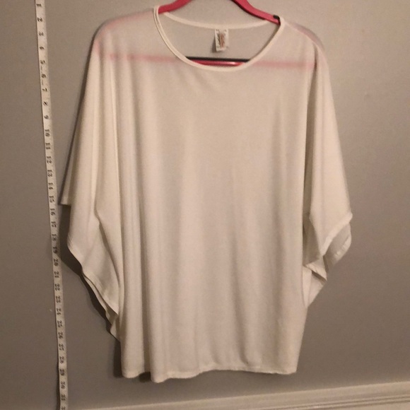 Plus-sized white top - fairly long to cover booty. - Picture 1 of 4
